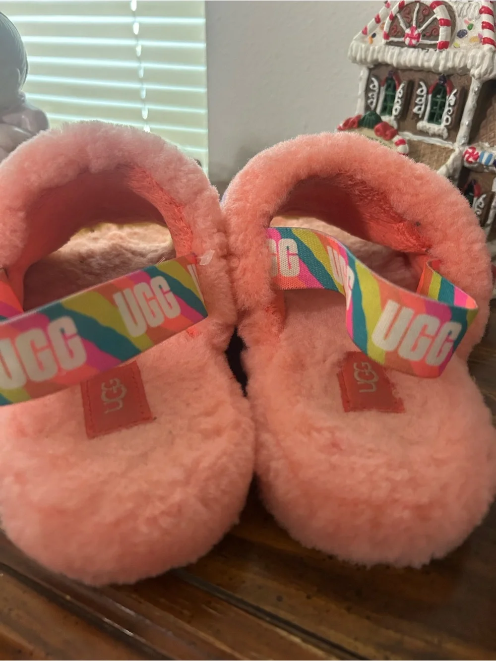 UGG Fluff Yeah  Rainbow Slide Slippers Size 4 Kids / 6 Women